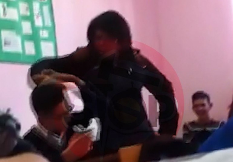 Rrahu nxënësin në klasë, MAS nis procedurat për shkarkimin e mësueses