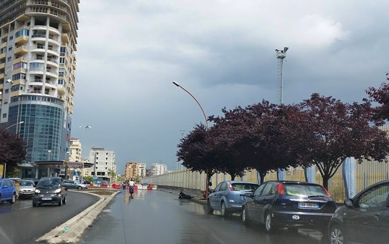 Lushnjari mashtronte karburantet në Durrës, mbushte Benz-in dhe ikte pa paguar