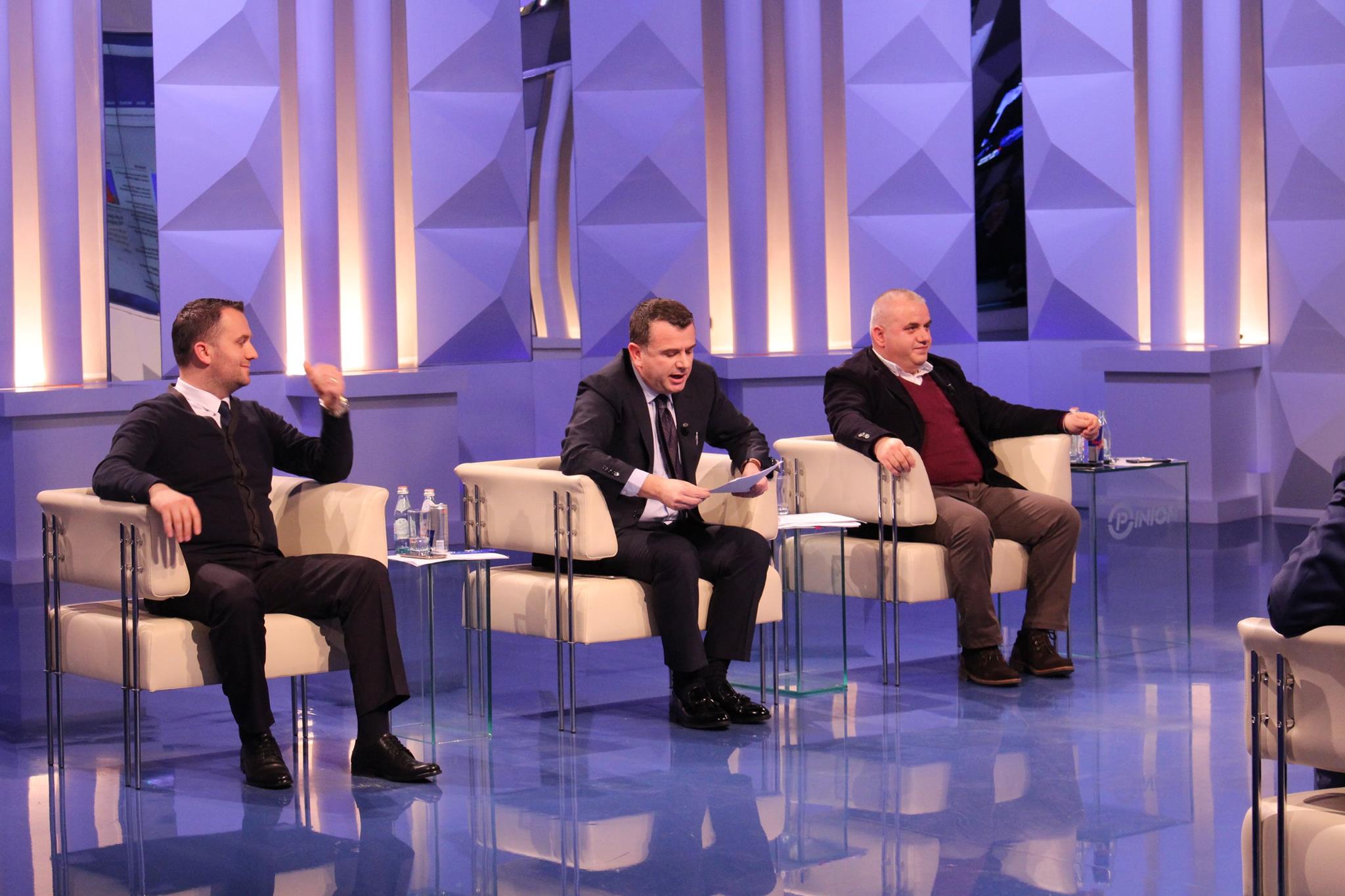 Hoxha: Një grup kriminal ka gjobitur një biznesmen të fuqishëm