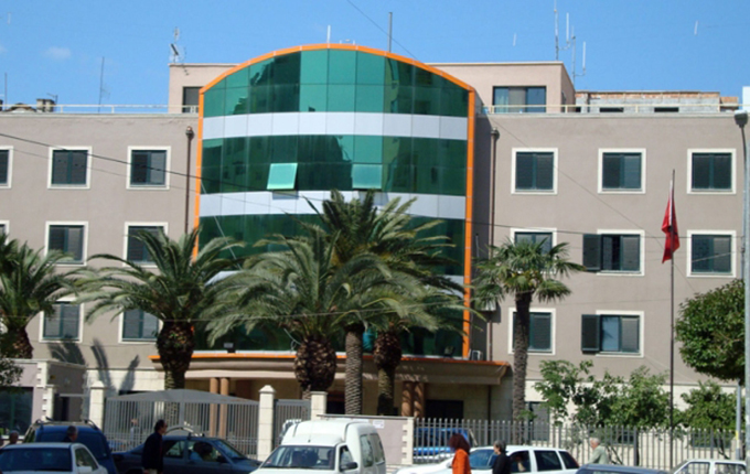 Durrës, gjendet e vetëvarur gruaja 60-vjeçare, faji i mbetet nuses së djalit