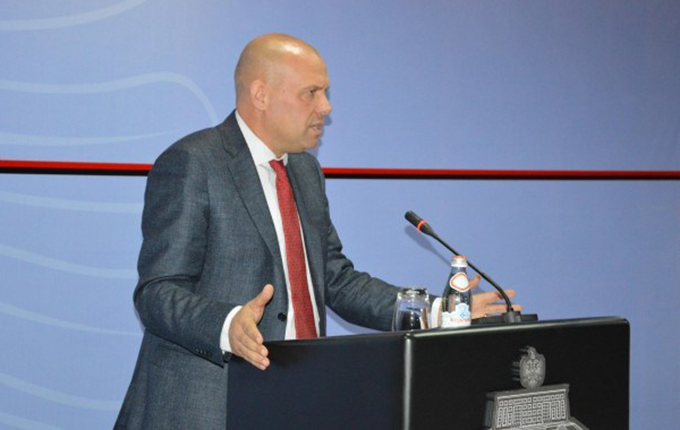 Greva e avokatëve, ministri Manjani: Mos braktisni detyrën