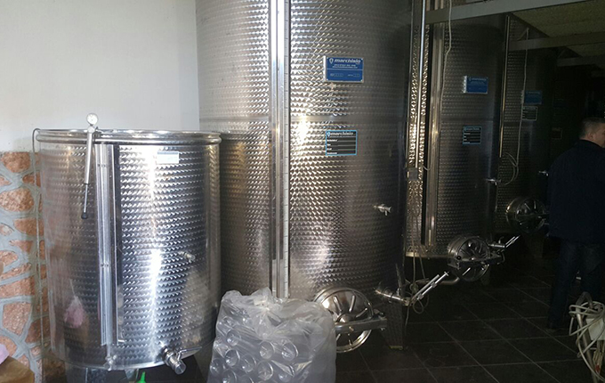 Durrës, lufta kundër informalitetit, arrestohet për ‘raki të bome vetë’