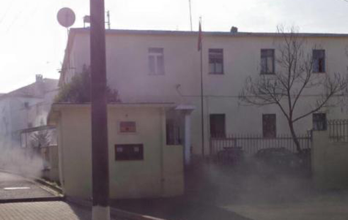 Rrëshen, përfshihet nga flakët Komisariati i Policisë së Shtetit