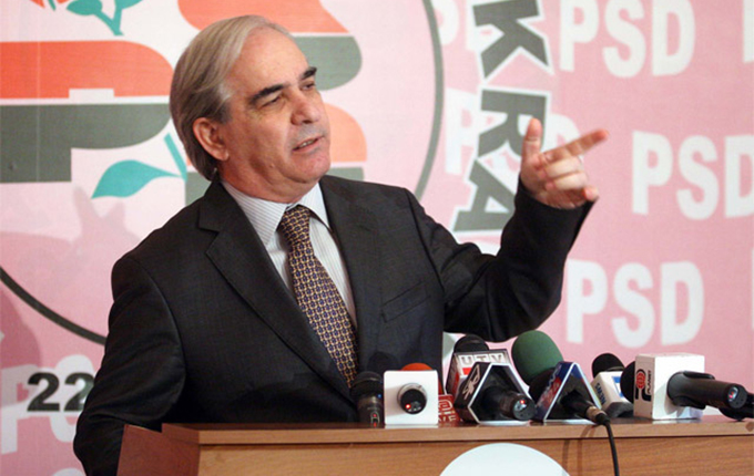 PSD, &#8216;revoltë&#8217; në Këshillin Kombëtar, tentativë pa sukses për shkarkimin e Gjinushit