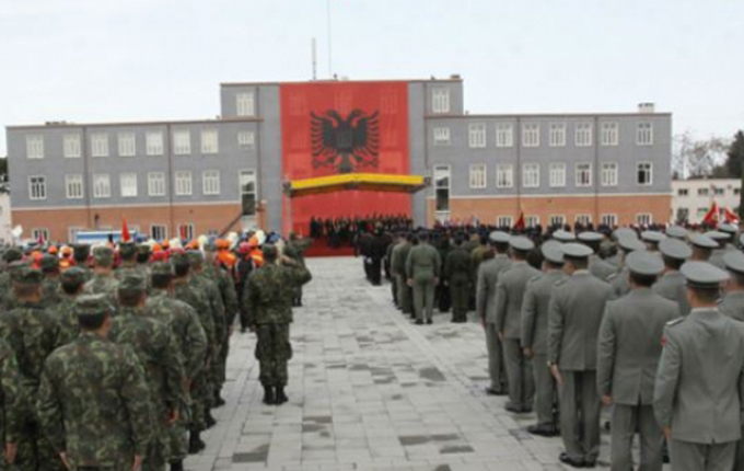 Forcat e Armatosura, shërbim i detyrueshëm për të gjithë në rast lufte