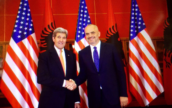 Tiranë, sekretari Kerry pas takimit me kryeministrin Rama: Reformat janë rruga e duhur