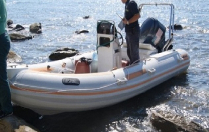 Vlorë, sekuestrohet një gomone në Vjosë, dyshohet se përdorej për trafik