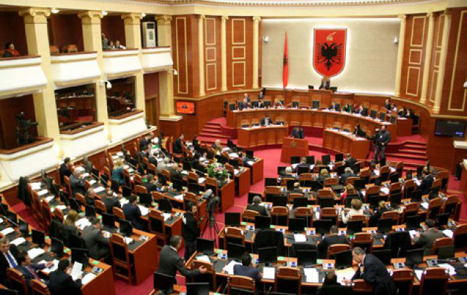 Kuvend, mocion shkarkimi për Nishanin nëse nuk dekreton ministrat e rinj