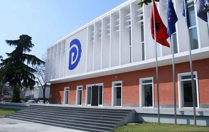 PD, dënohet dhuna ndaj protestuesve tek parku i Liqenit Artificial në Tiranë