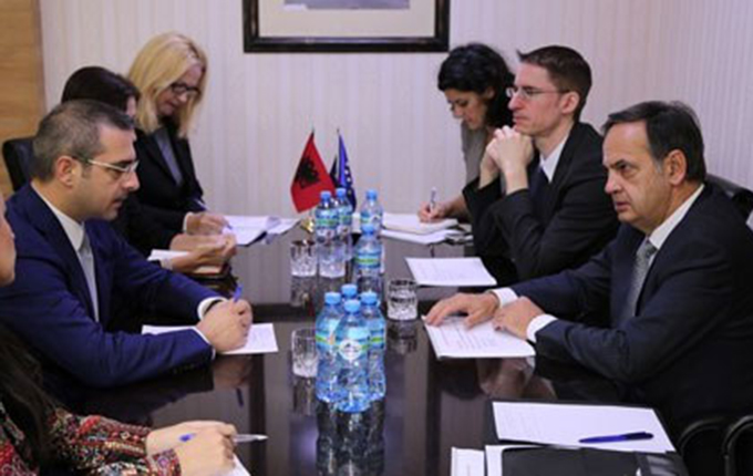 Çeshtja “Prenga”, Fleckenstein: Jo bojkot të parlamentit, por dialog mes palësh