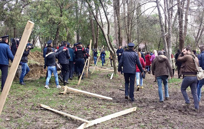 PD, kallëzim penal për ndërtimin e paligjshëm të Veliajt në Parkun e Liqenit (video)