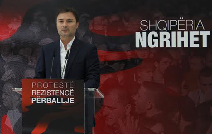 PD, Alibeaj: Kryetari i Ramës në Ersekë godet me armë qytetarët