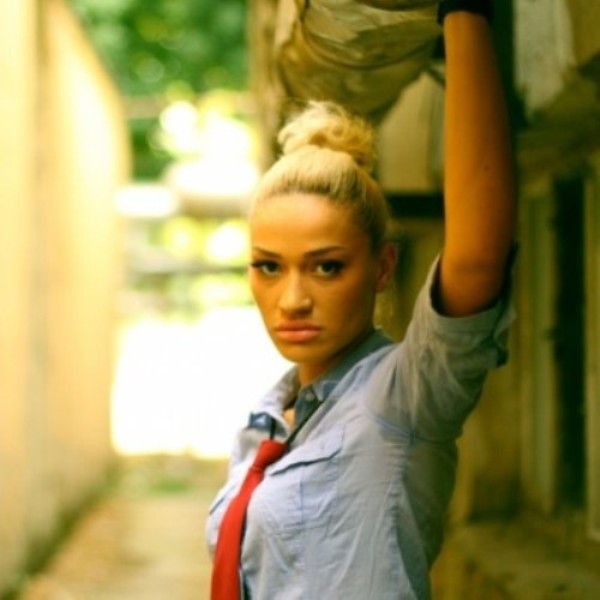 Dafina Dauti sulmon publikisht Greta Koçin