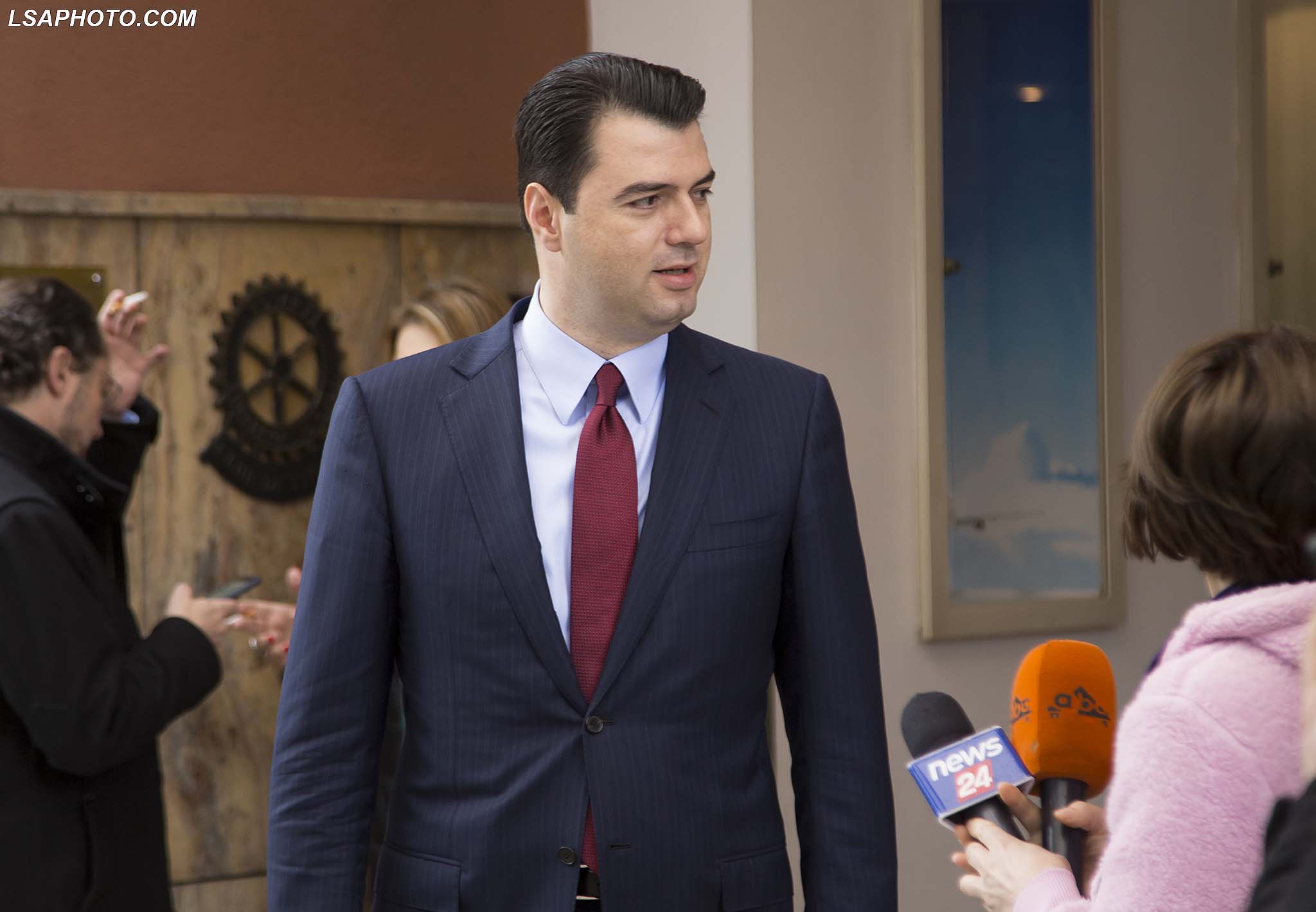 PD paralajmëron bojkot të Kuvendit, nëse nuk largohen 4 deputetë