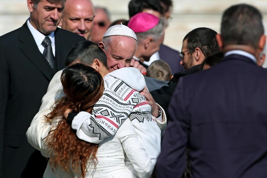 Letra e Papa Françeskut për një vajzë 6 vjeçe nga Shqipëria