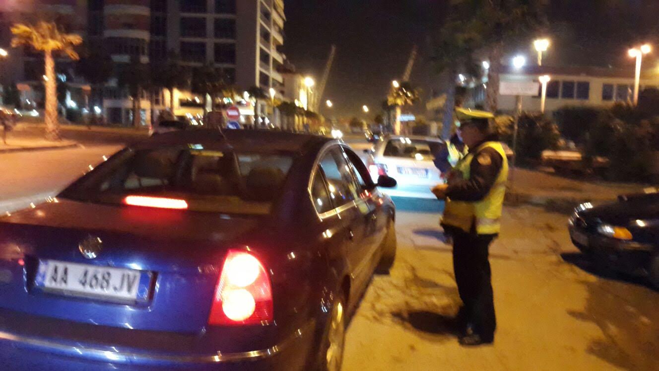 Kontrolle intensive në Durrës, arrestohen dy të rinj (Foto+Video)