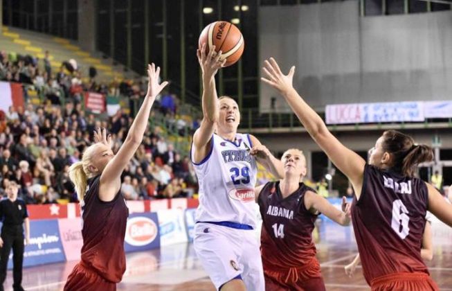 Basketboll Femra/ Kombëtarja shqiptare luan kundër Italisë në Durrës