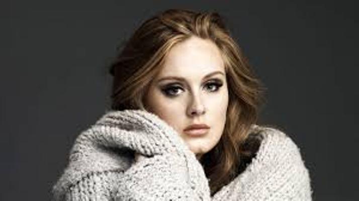 Adele triumfon në “Briti Awards” (Foto)