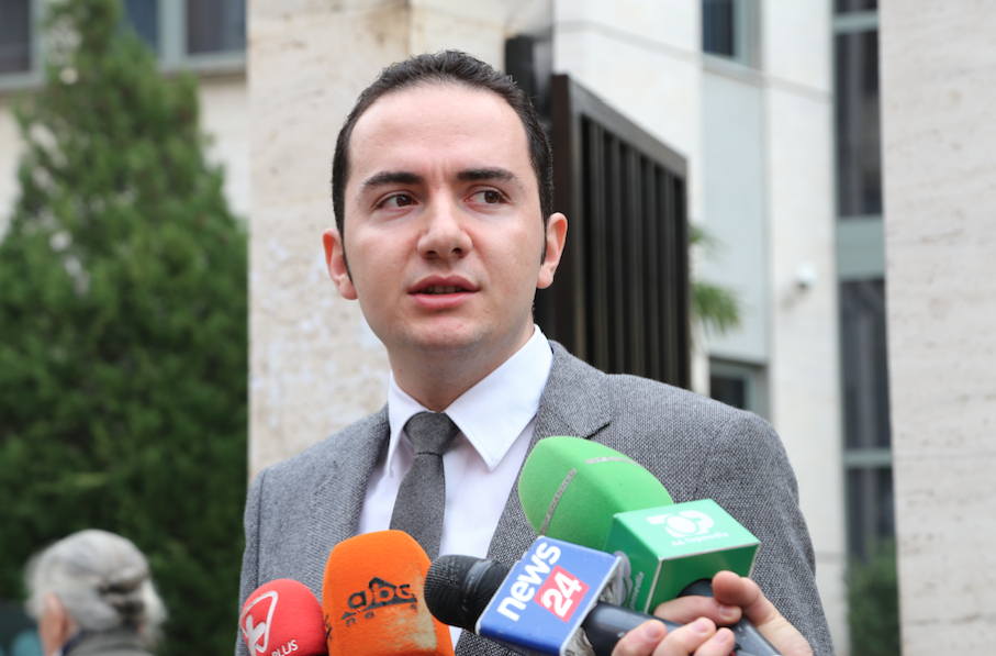 PD padit Veliajn për ndërtim të paligjshëm dhe shpërdorim detyre