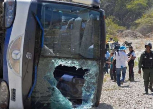 Përmbyset autobusi i një ekipi futbolli, s&#8217;i mbajnë frenat