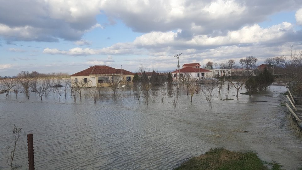 Përmbytjet në Shijak, fatura e dëmshpërblimeve ende s’ka kaluar për miratim