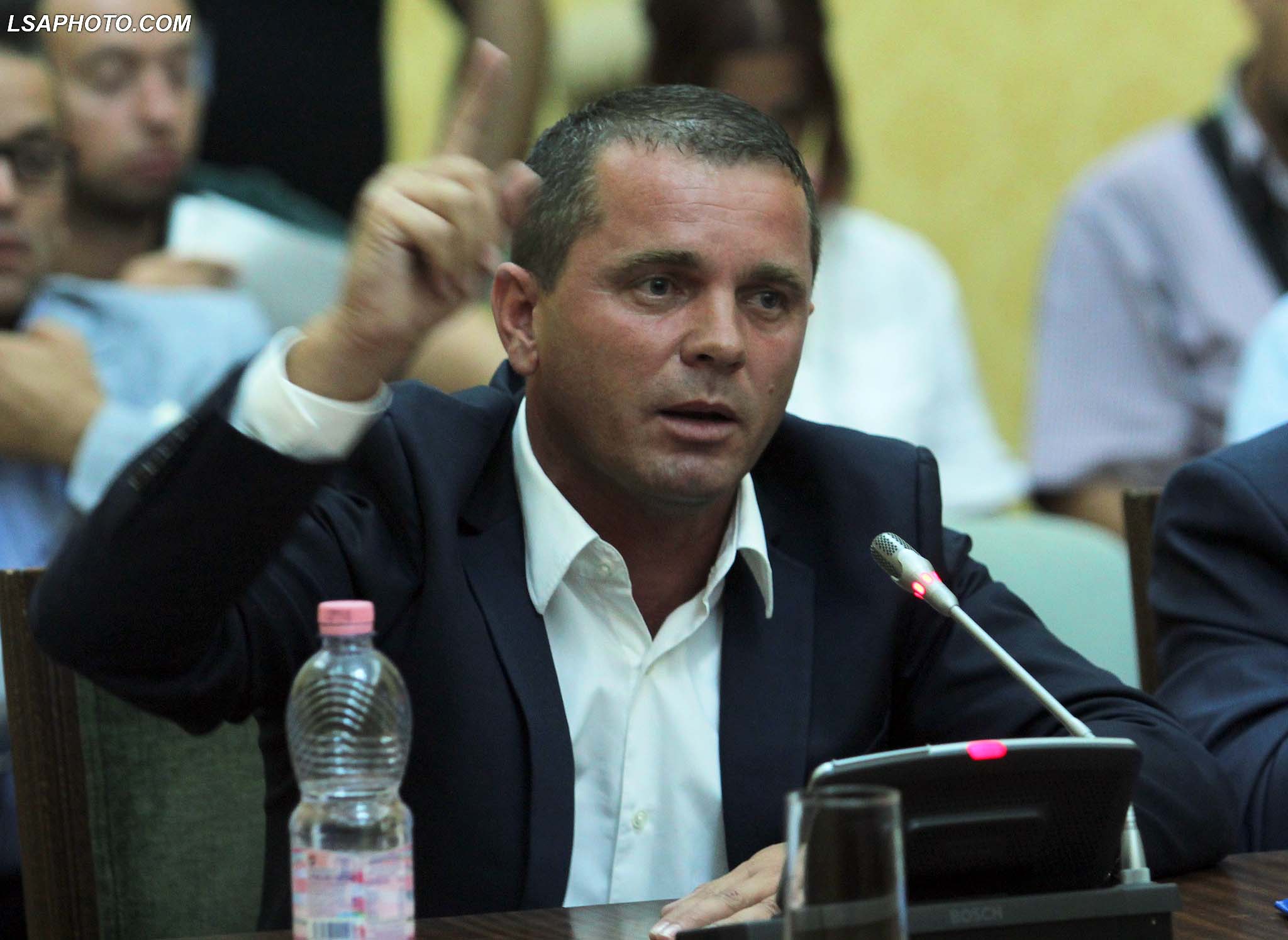 Prenga: Mziu, kryetar i  Bashkisë së Kamzës unë pse jo deputet