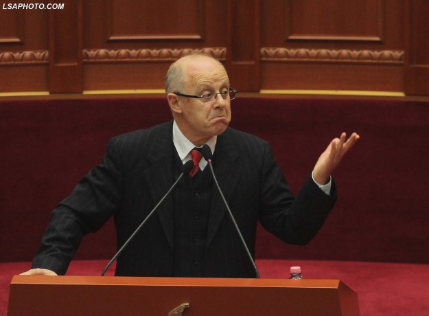 Shkëlqim Cani, ministri i vetëm i sulmuar nga Kokëdhima në qeverinë Rama