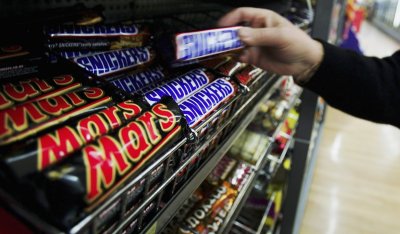 Copëza plastike në çokollata, Gjermania tërheq “Mars” dhe “Snickers” nga tregu