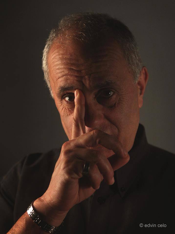 Takim me një mësuese te semafori afër Shallvareve