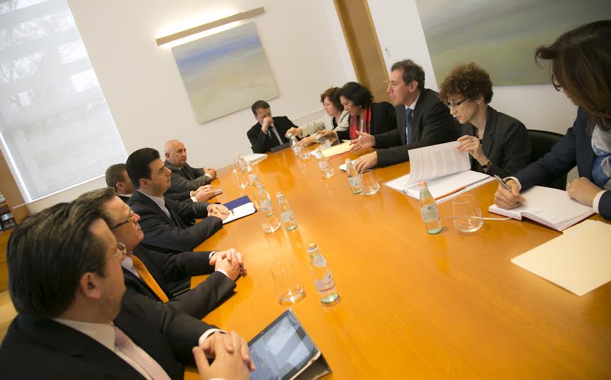 PD, Basha pret zëvëndëspresidentin e Bankës Botërore, diskutohet situata e rëndë ekonomike