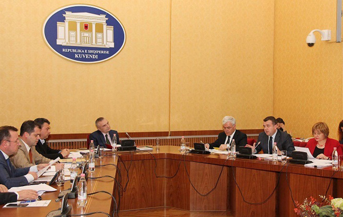 Kuvend, PS dhe PD arrijnë konsensusin për dekriminalizimin