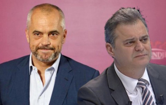 PS, deputeti Ben Blushi pritet me fishkëllima nga socialistët e Elbasanit