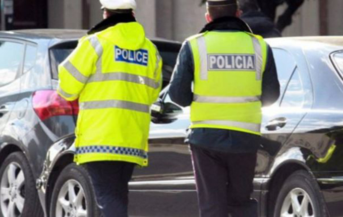 Vlorë, operacion i Policisë Rrugore, arrestohet një shofer dhe hiqen 29 patenta