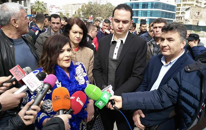 Vlorë, protestojnë PD dhe banorët: Lungomarja është projekt korruptiv (foto)