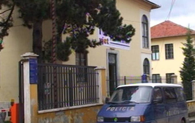 Korçë, sekuestrohen mallra kontrabandë, ndiqen penalisht edhe dy doganierë