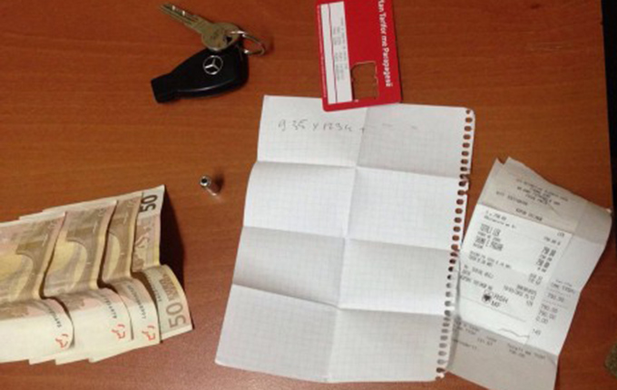 Tiranë, dy vetë në pranga, morën 800 euro për pranimin në Akademinë e Policisë