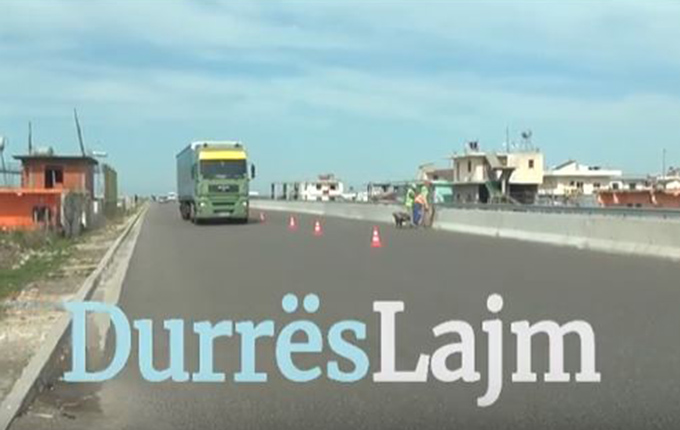 Durrës, atje ku fëmijët rrezikojnë jetën përmes autostradës për të shkuar në shkollë (video)