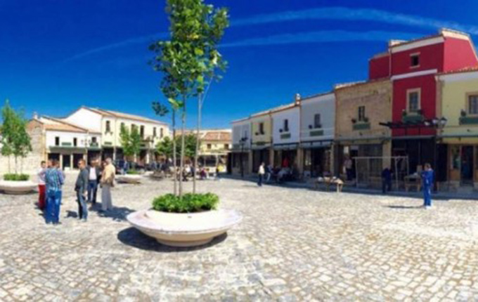 Korçë, tregtarët protestojnë për masat e Bashkisë