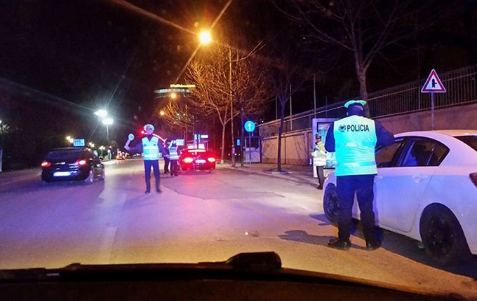 Shkodër, operacion i Policisë Rrugore, dy shoferë në pranga dhe 36 patenta të bllokuara