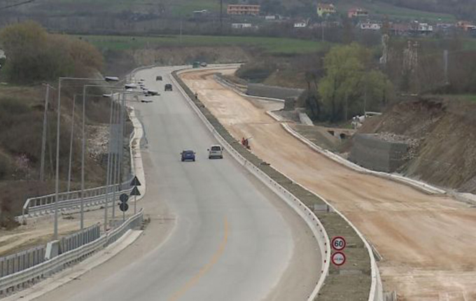 Ekonomi, autostrada Tiranë &#8211; Elbasan përfundon brenda vitit