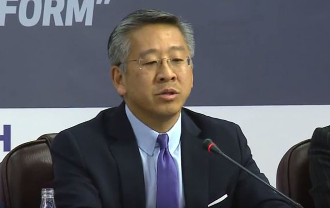 Tiranë, ambasadori Lu: SHBA do të japë miliona për arrestimin e zyrtarëve të korruptuar