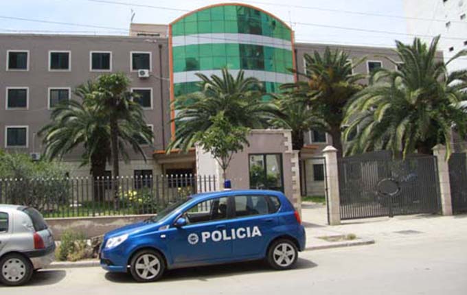 Durrës, dy persona tentojnë t’i marrin jetën vetes, por nuk ia dalin dot