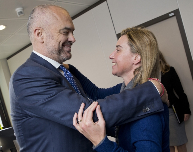 Mogherini vjen sot në Tiranë, nesër seancë e jashtëzakonshme në Kuvend