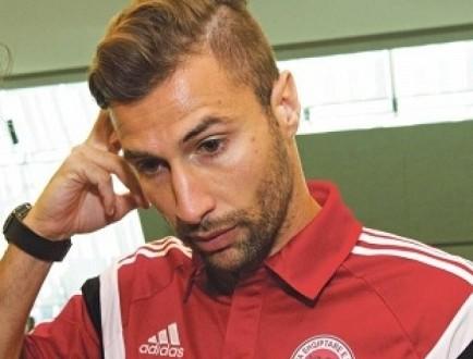 Lorik Cana fut të birin në çantë