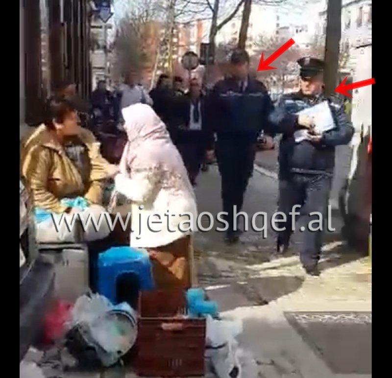 Sherri i tregtareve për trotuarin, policia bën “sehir” (Video)