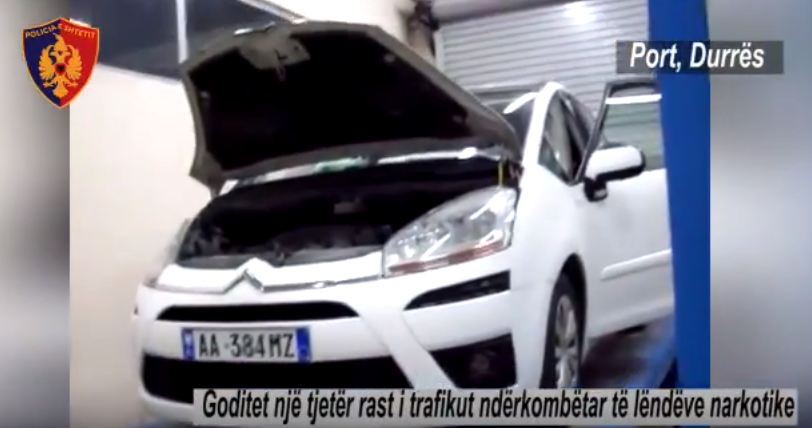 Video/ Operacion antidroge në Durrës, si u zbuluan 21 kg të fshehura në makinë