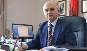 Durrës, profesori që s’lejohej të bënte çiçin pa leje, e kthen garën akademike në mavi