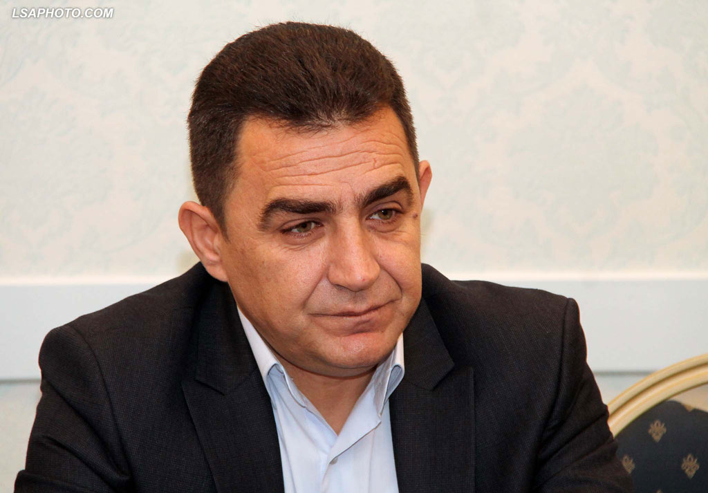 Kryebashkiaku i Pogradecit punëson gjithë fisin në poste kyçe