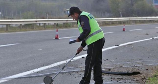 Përmbyset furgoni, plagosen 8 persona