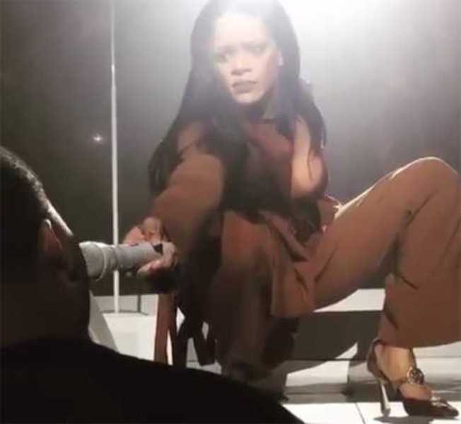 Ja çfarë surprize mori Rihanna gjatë koncertit (Video)